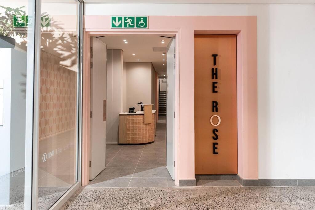 Apartamento The Rose 603: Centre Aprt With Rooftop Pool *