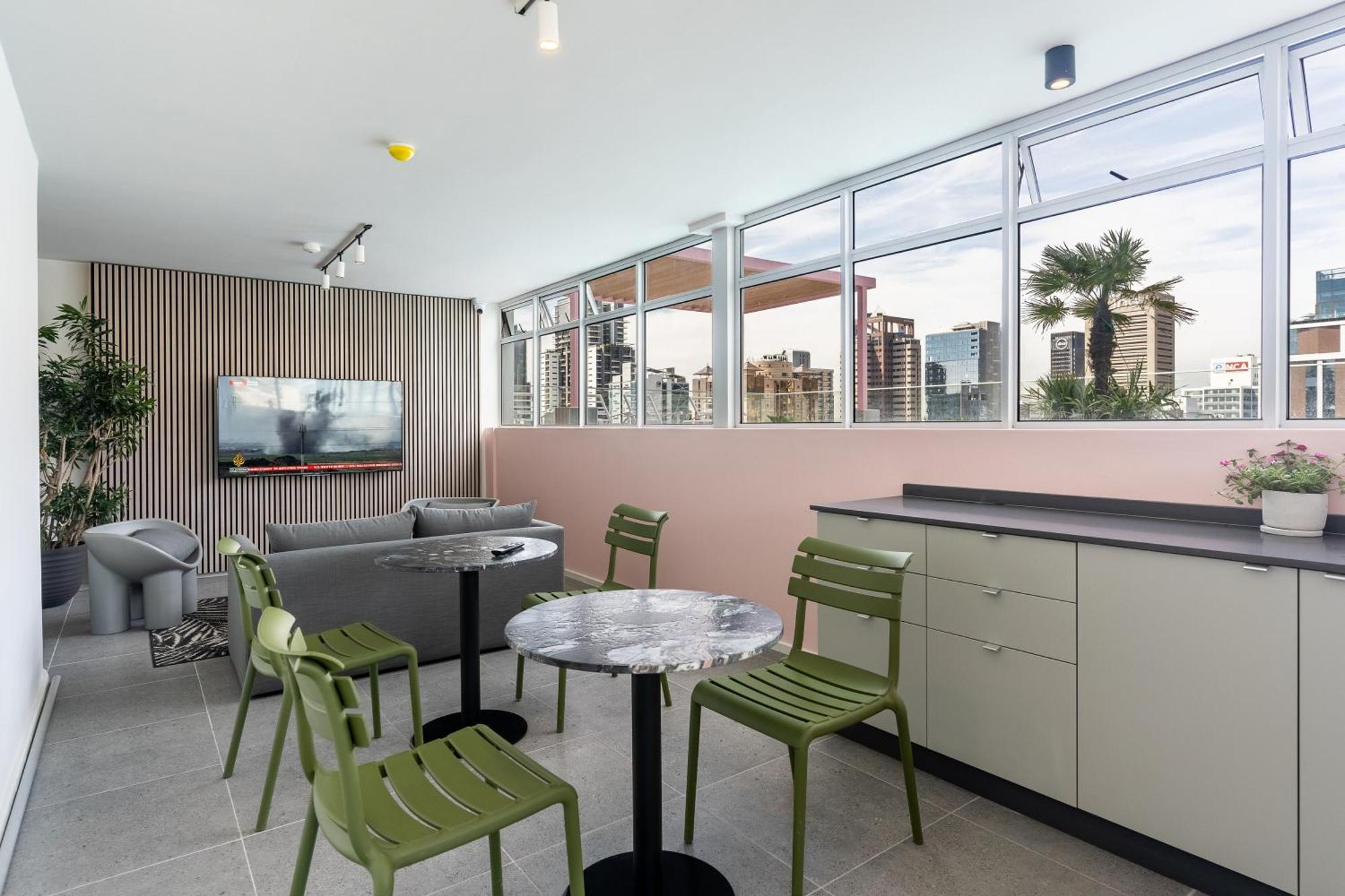 Apartamento The Rose 603: Centre Aprt With Rooftop Pool
